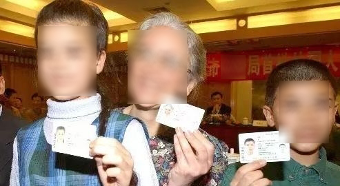 在华外国人新“身份证”启用，可用身份证阅读器核验